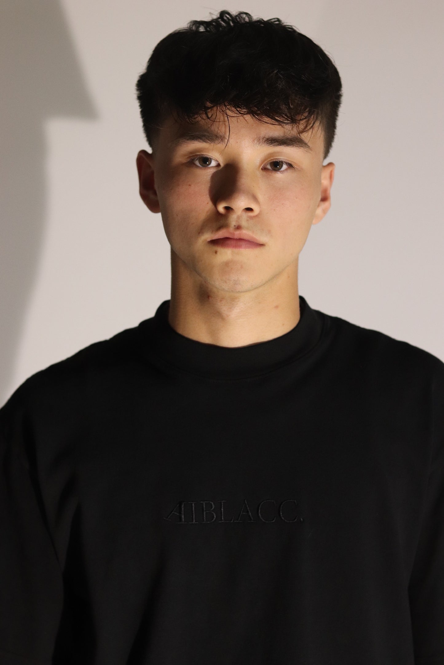 BLACK 01 T-SHIRT