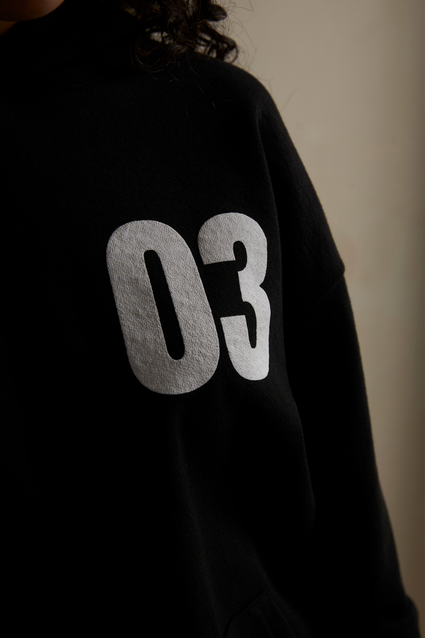 BLACK 03 HOODIE