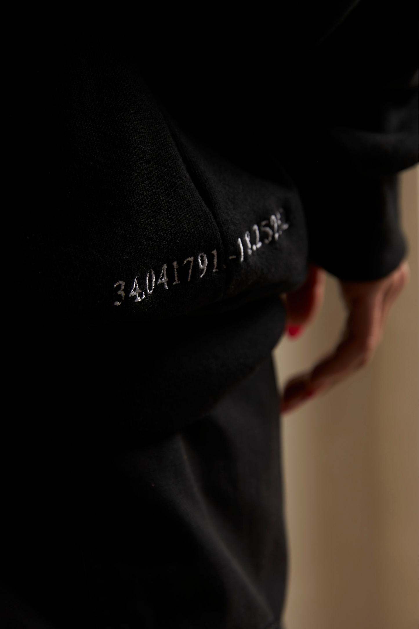 BLACK 03 HOODIE